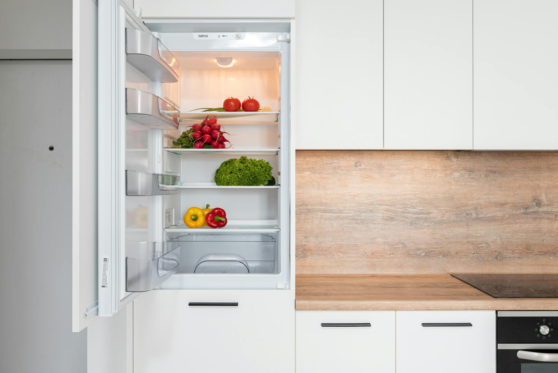 How Regular Refrigerator Cleaning Can Keep Your Food Safe and Fresh